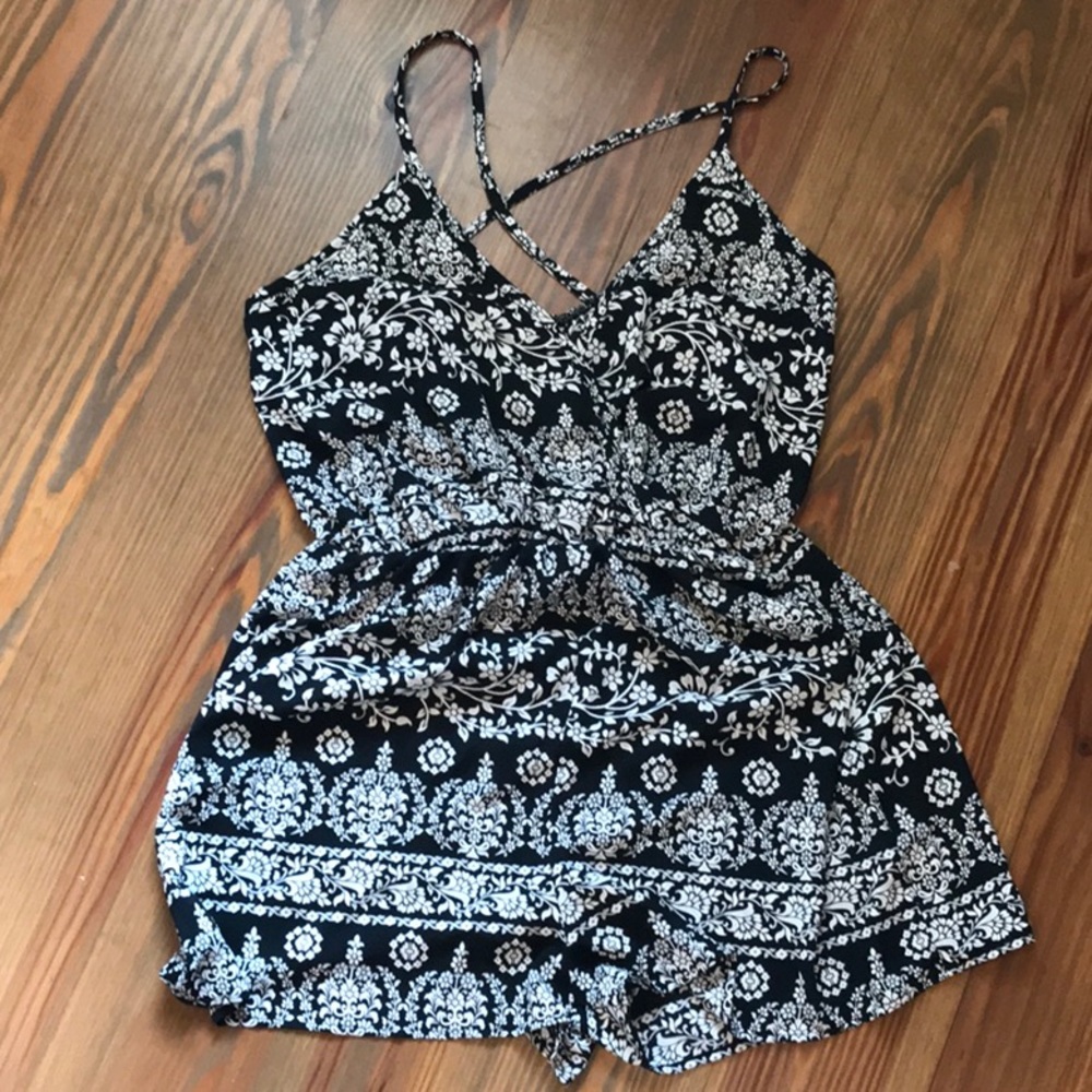 Romper Black white floral M